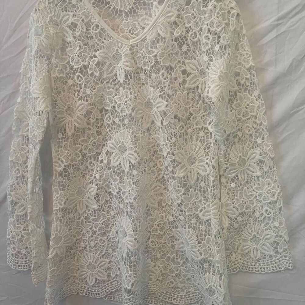 Unbranded Women's White and Cream Blouse